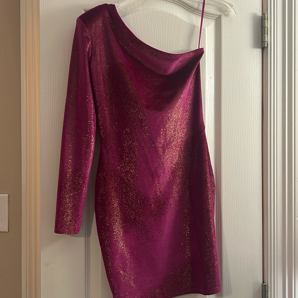 Semi formal women’s size 4 one shoulder mini dress